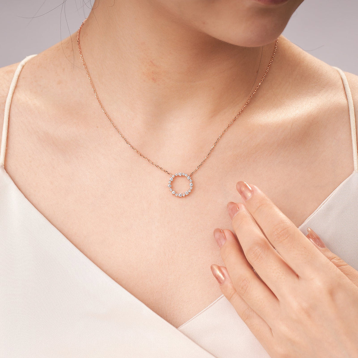 Moissanite Circle Pendant Necklaces for Women