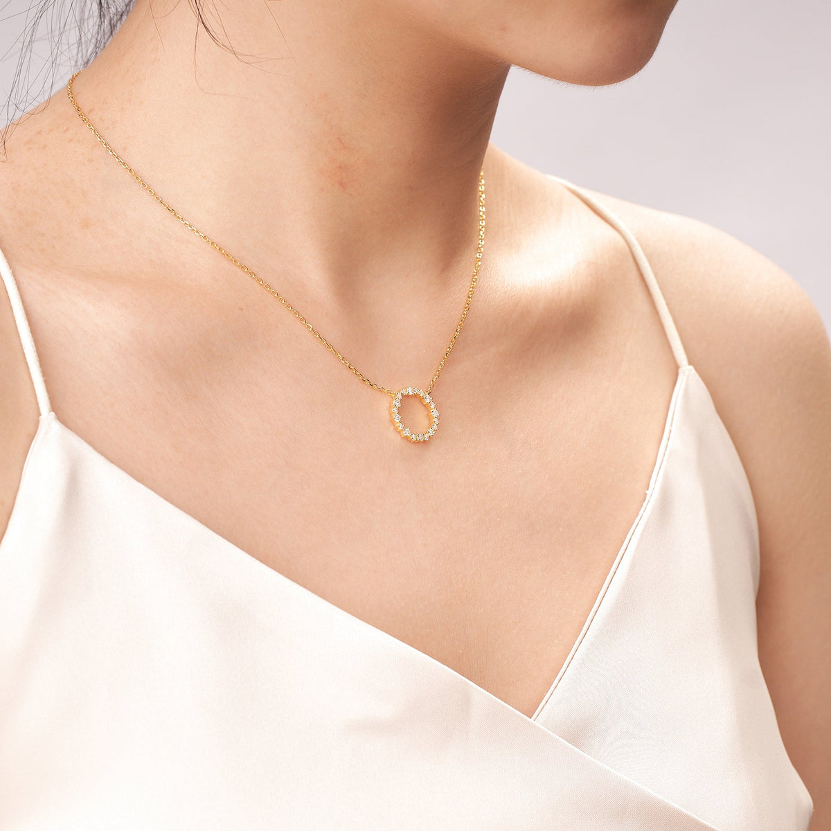 Moissanite Circle Pendant Necklaces for Women